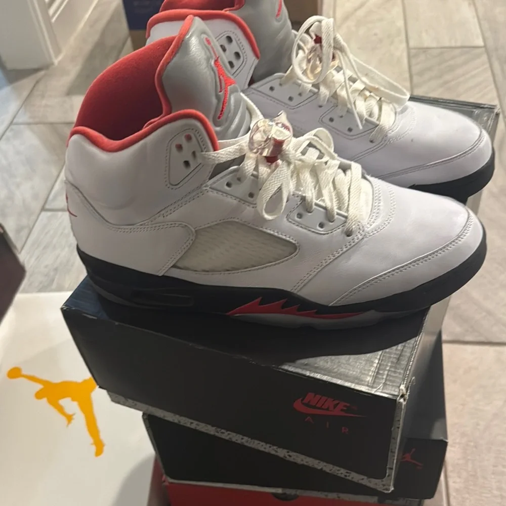 Nike Air Jordan 5 Retro White Red Sneakers - Picture 4 of 6
